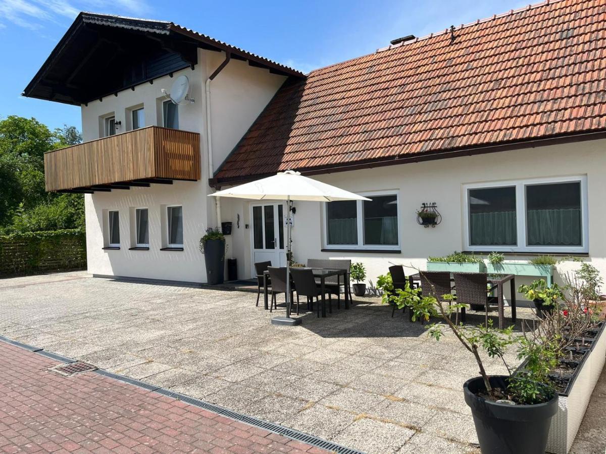 Danner Familien-Ferienwohnungen Schoerfling Am Attersee Schörfling Exterior foto