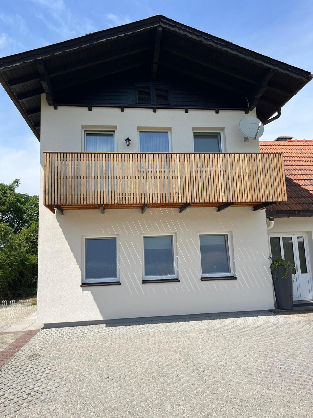 Danner Familien-Ferienwohnungen Schoerfling Am Attersee Schörfling Exterior foto
