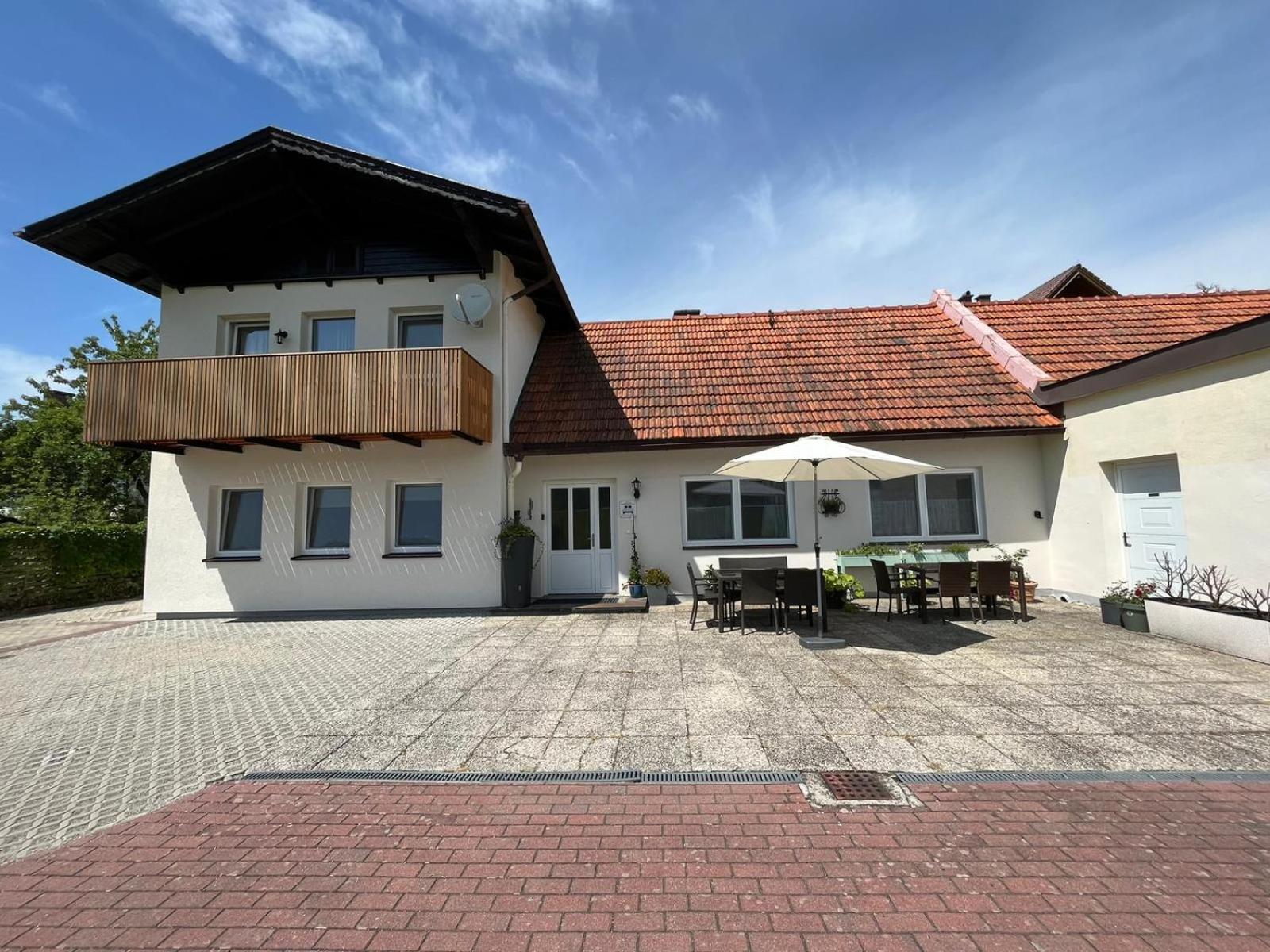Danner Familien-Ferienwohnungen Schoerfling Am Attersee Schörfling Exterior foto