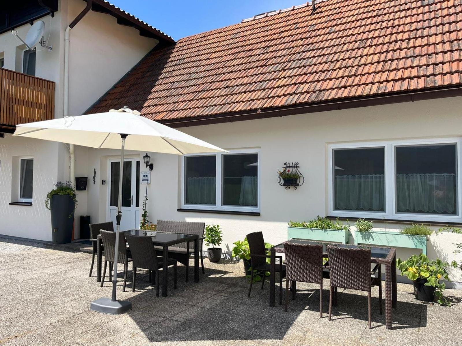 Danner Familien-Ferienwohnungen Schoerfling Am Attersee Schörfling Exterior foto